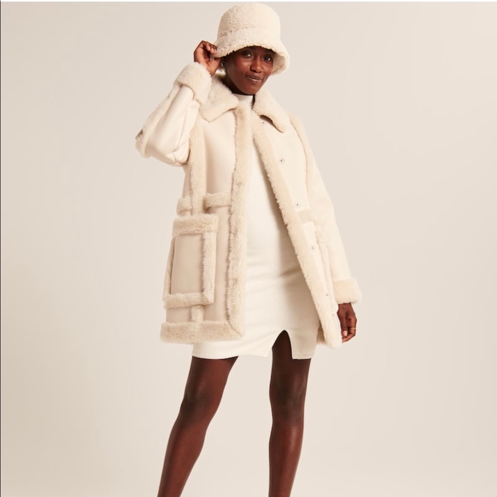 Women's
Oversized Sherpa-Lined Vegan Leather Coat